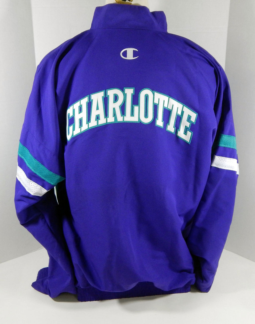 1999-00 Charlotte Hornets Game Issued Purple Game Jacket 50 DP08735 Pic2