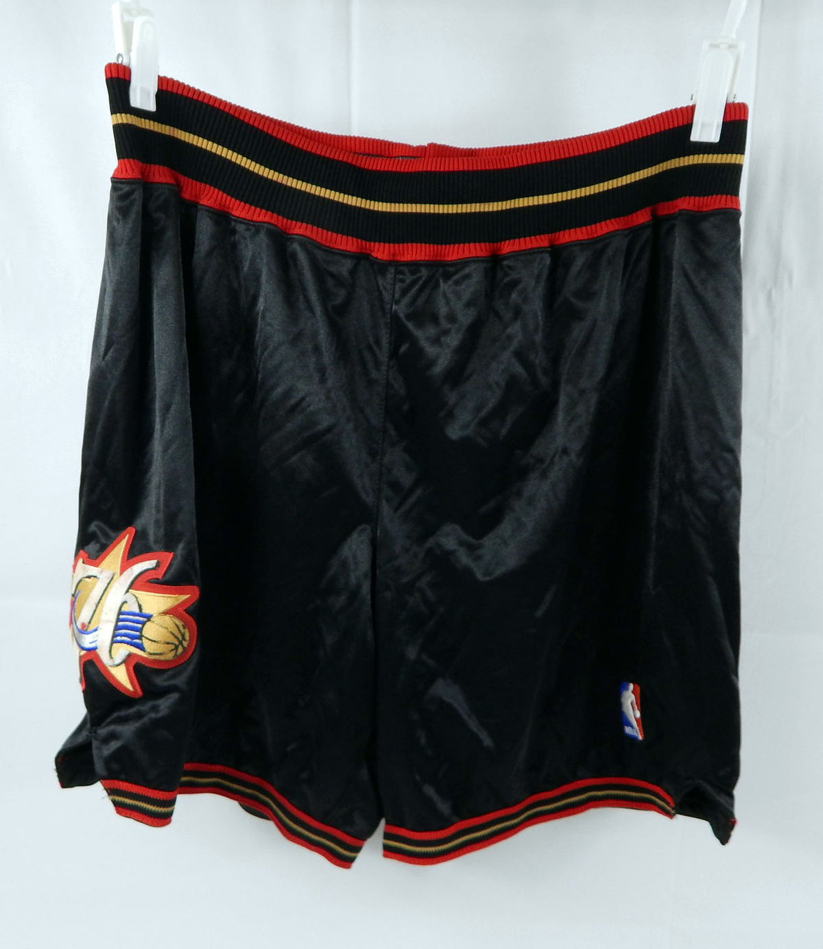 2006-09 Philadelphia 76ers Game Issued Black Shorts 42 886