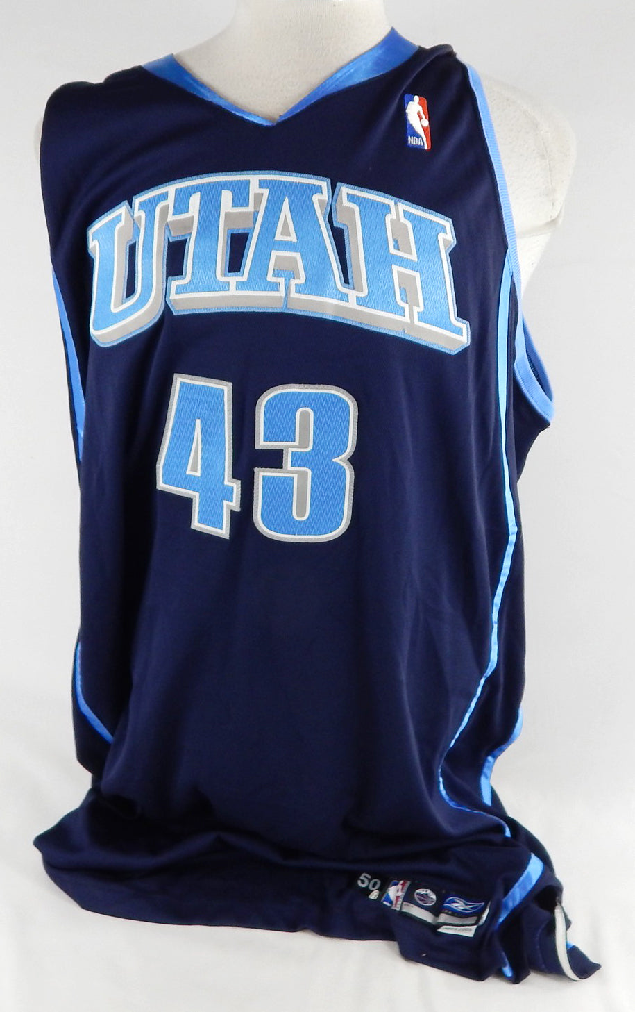 2004-05 Utah Jazz Kris Humphries #43 Game Issued Navy Jersey 50 155 Pic2
