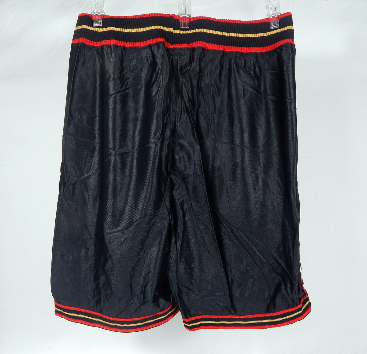 2003-04 Philadelphia 76ers Allen Iverson Game Issued Black Shorts 44 712836S Pic2
