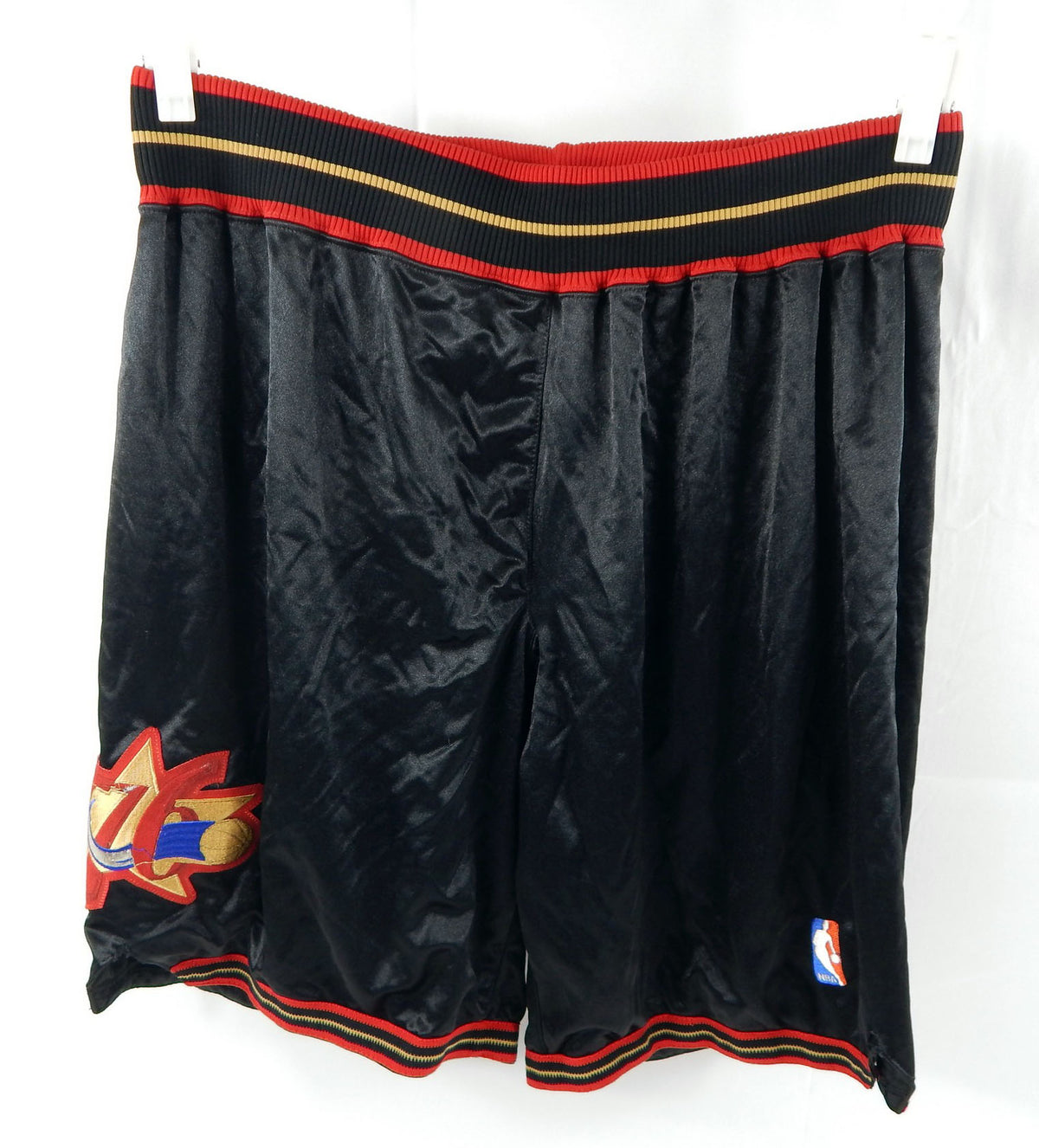 2006-09 Philadelphia 76ers Game Issued Black Shorts 42 900