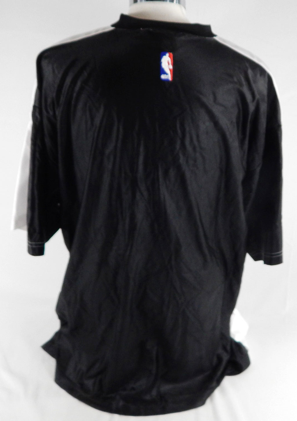 1999-01 Cleveland Cavaliers Cedric Henderson #45 Game Used White Shoot Shirt 0 Pic2