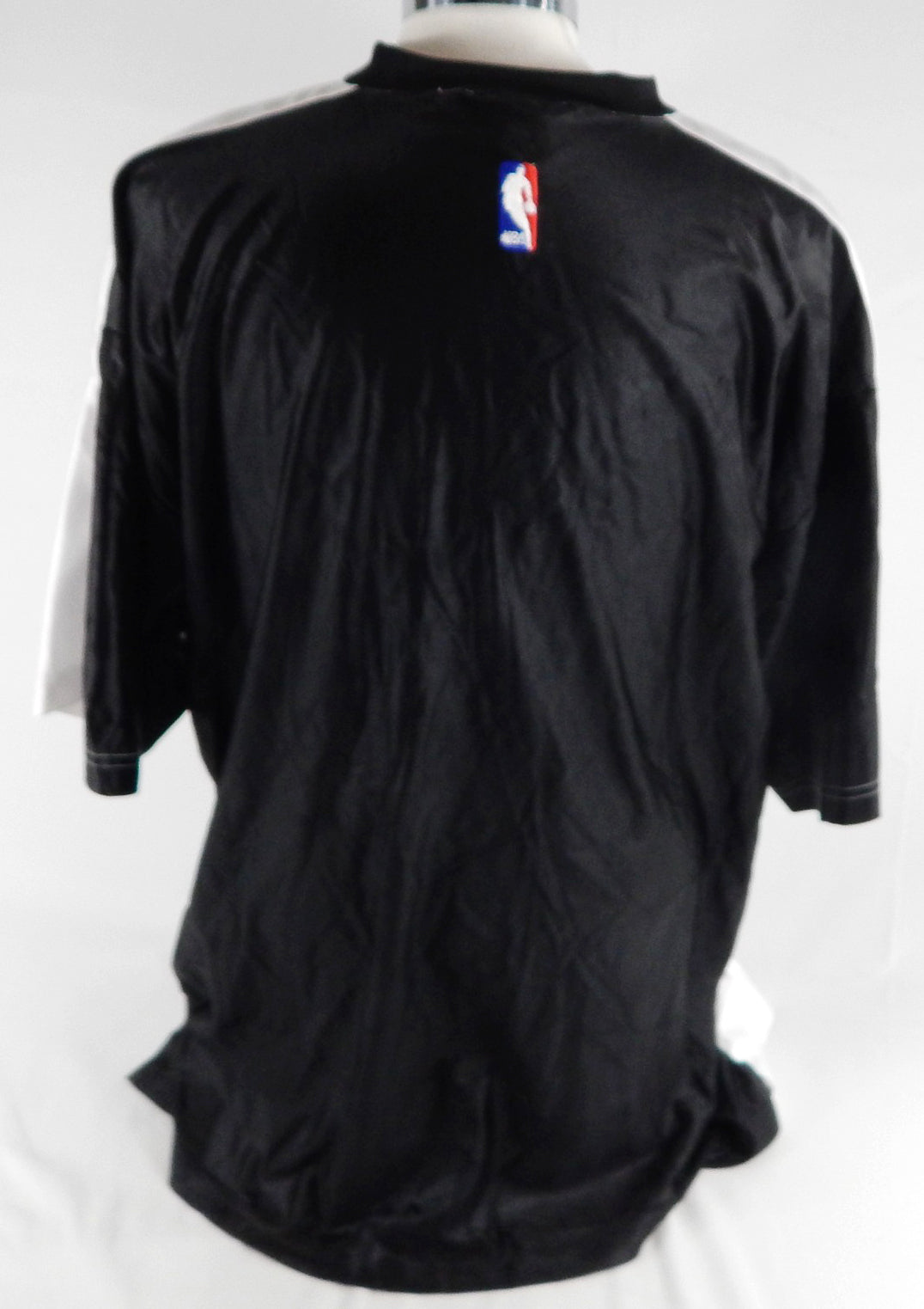 1999-01 Cleveland Cavaliers Cedric Henderson #45 Game Used White Shoot Shirt 0 Pic2