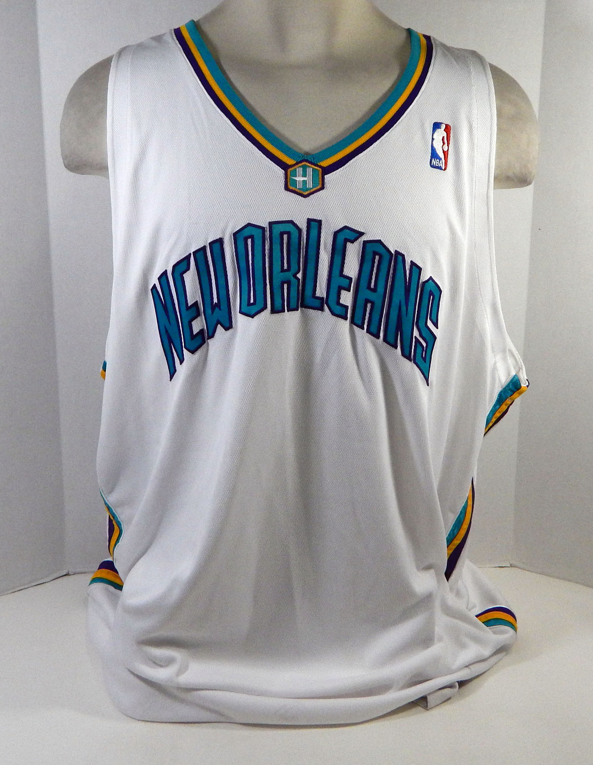 2002-03 New Orleans Hornets Blank # Game Issued White Jersey 56 DP15824