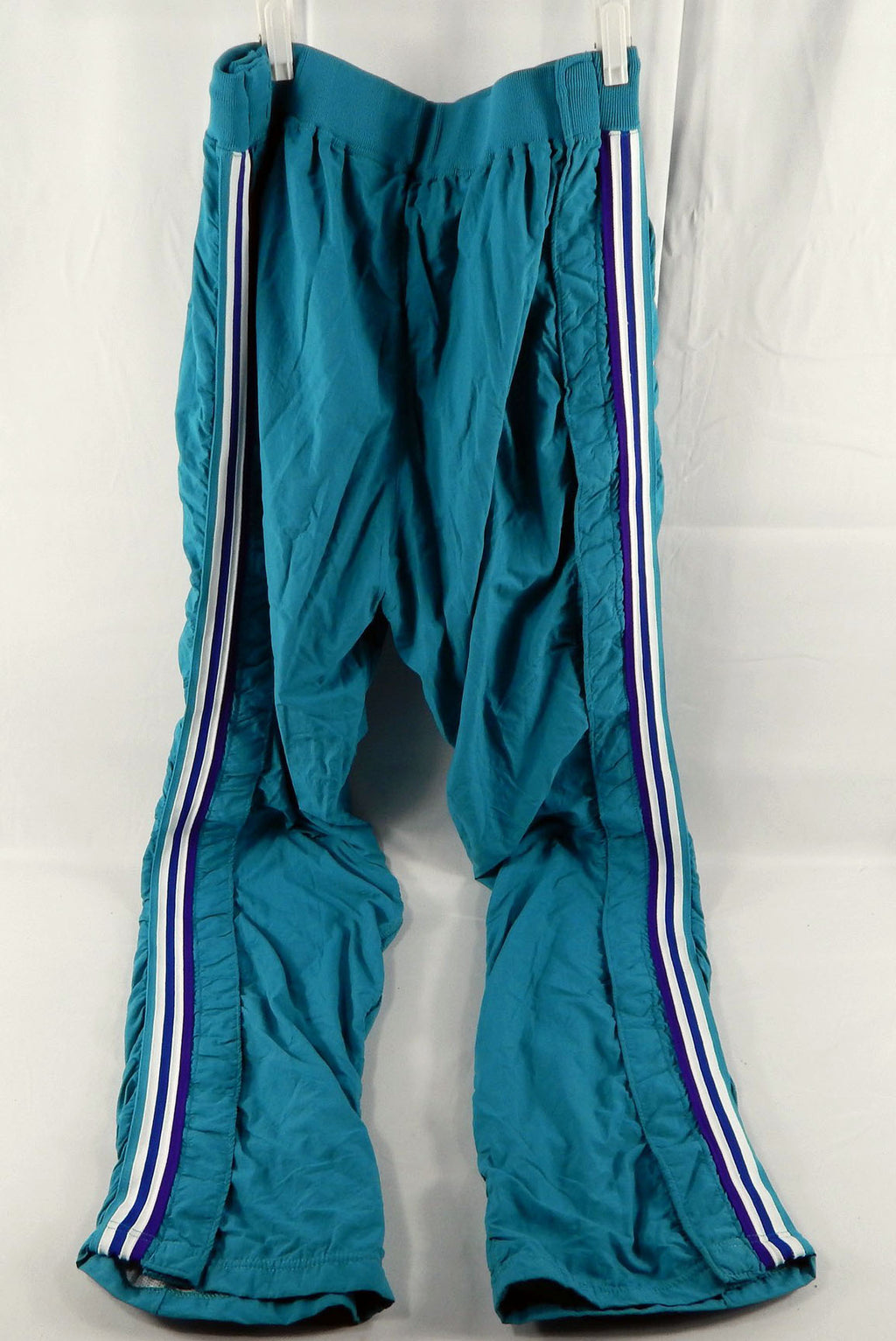 1993-94 Charlotte Hornets #54 Game Used Teal Warm Up Pants 40 440 Pic2