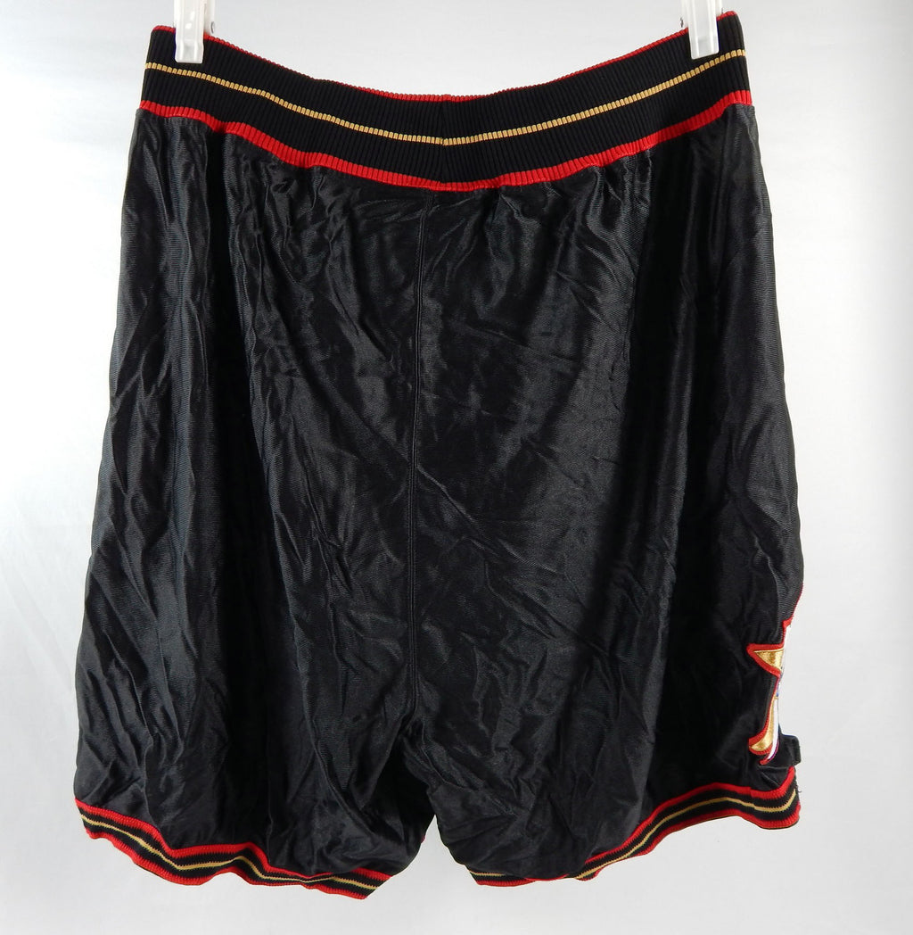 Late 1990s Early 2000s Philadelphia 76ers #1 Game Used Black Shorts 44 DP96212 Pic2