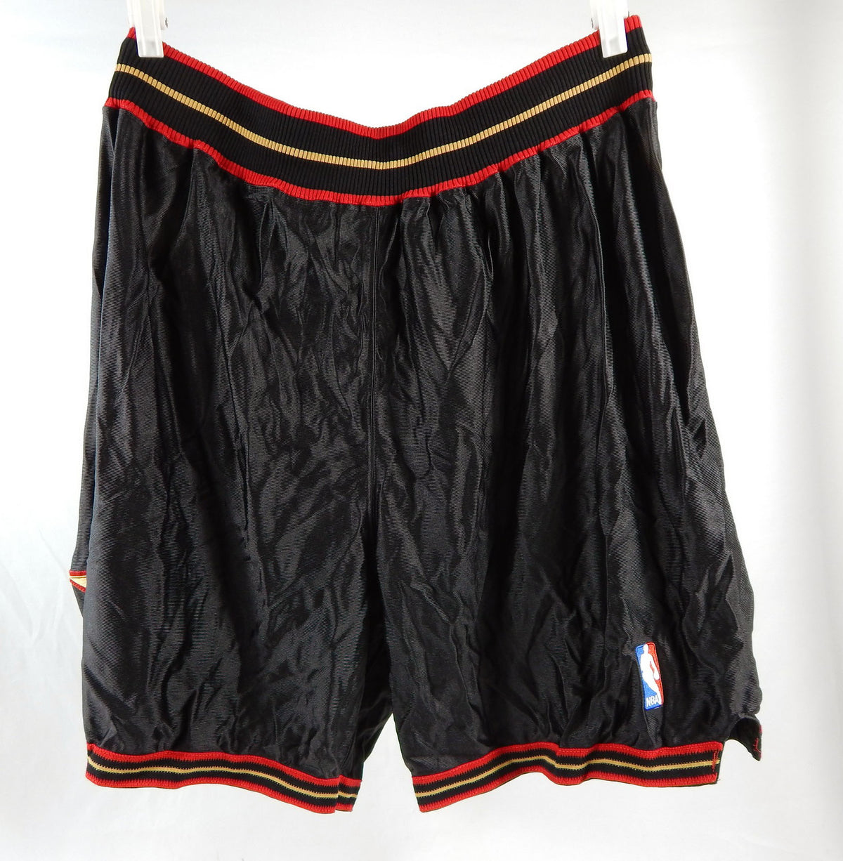 2002-06 Philadelphia 76ers #20 Game Used Black Shorts 40 DP96218