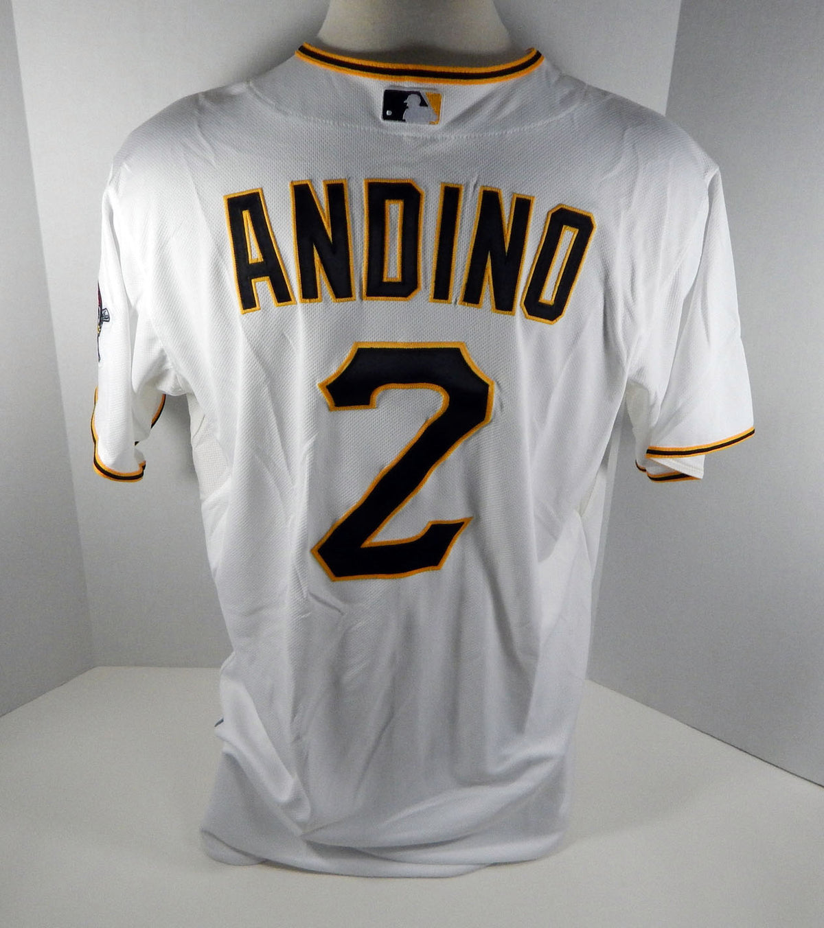 2013 Pittsburgh Pirates Robert Andino #2 Game Issued White Jersey PITT32934