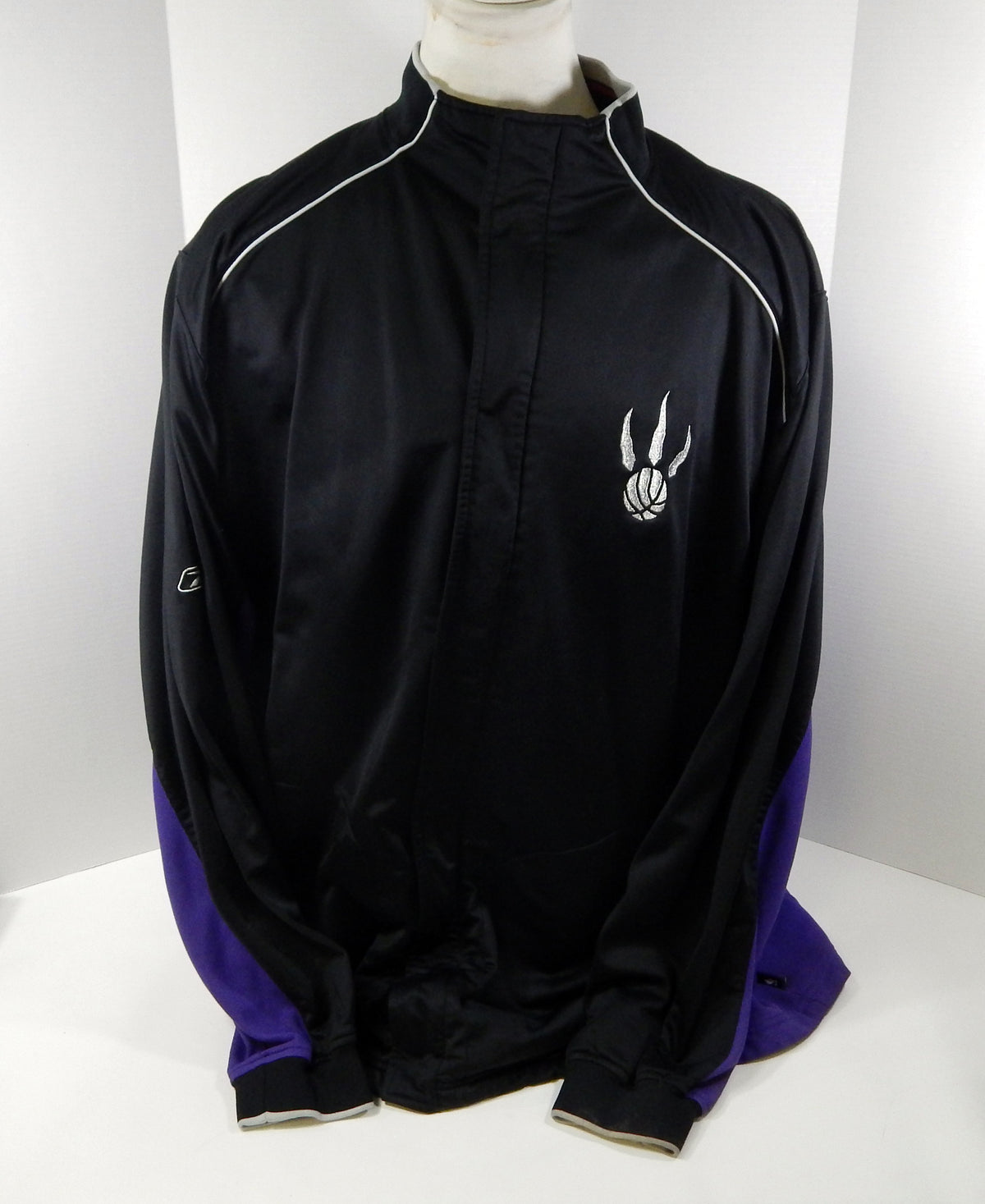 2000s Toronto Raptors #3 Game Used Black Warm Up Jacket 4XL DP50446
