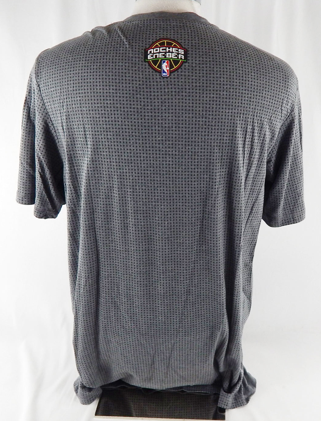 2016-17 Denver Nuggets Juancho Hernangomez #41 Game Used Grey Shooting Shirt 5 Pic2