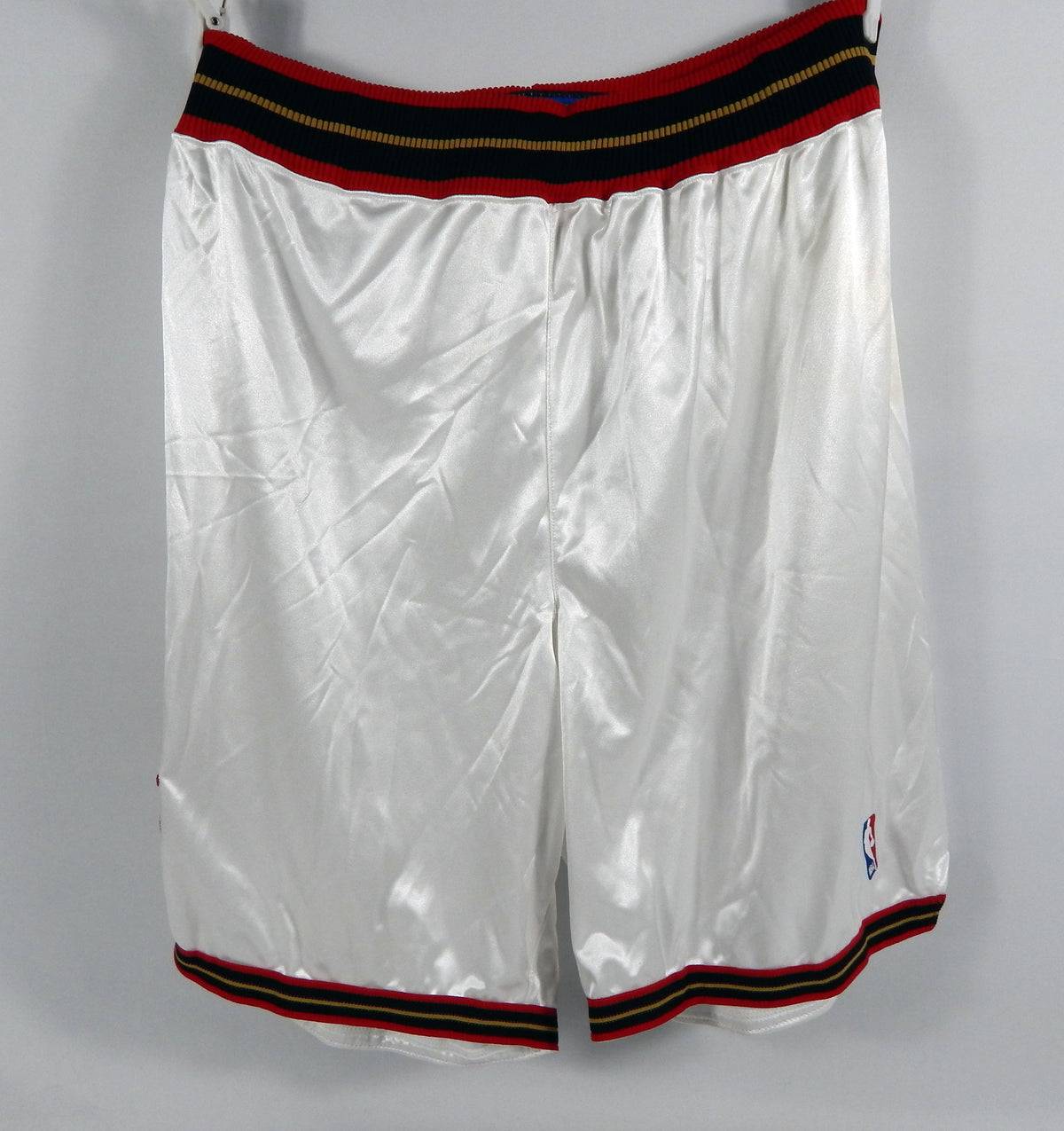 2000s Philadelphia 76ers Game Issued White Shorts 44+1 897