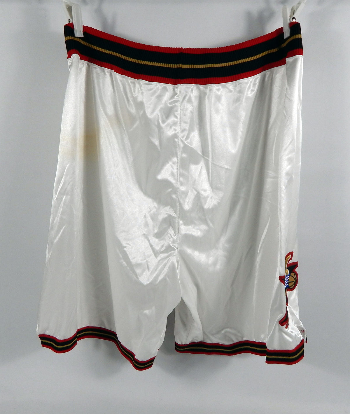 2000s Philadelphia 76ers Game Issued White Shorts 44+1 897 Pic2