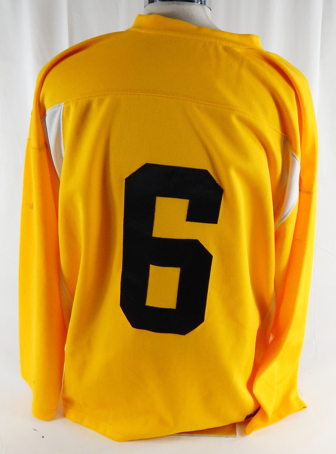 Western Michigan Broncos #6 Game Used Gold Practice Jersey Hockey 324 Pic2