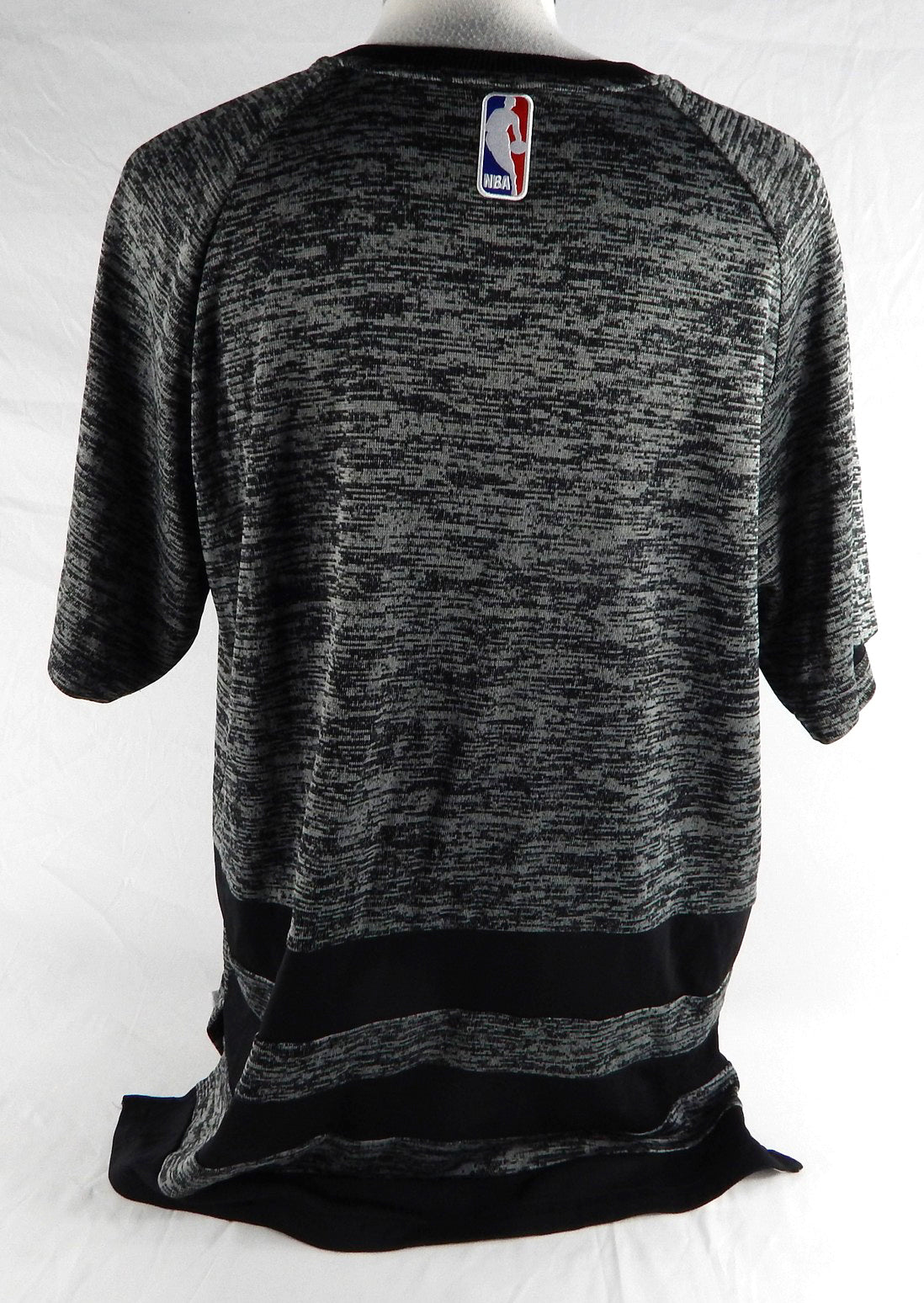 2016-17 Charlotte Hornets Game Issued Grey Shooting Shirt XL 609 Pic2