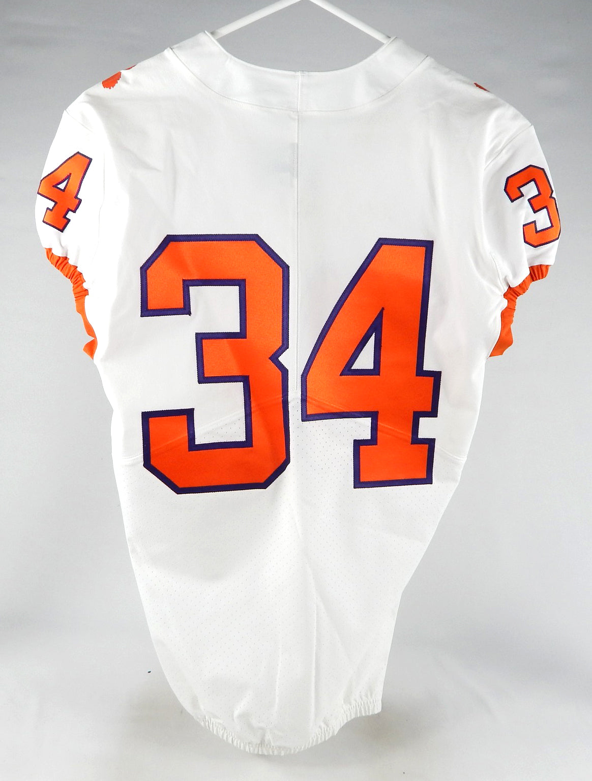 2018-22 Clemson Tigers #34 Game Used White Jersey Nameplate Removed 42 646 Pic2