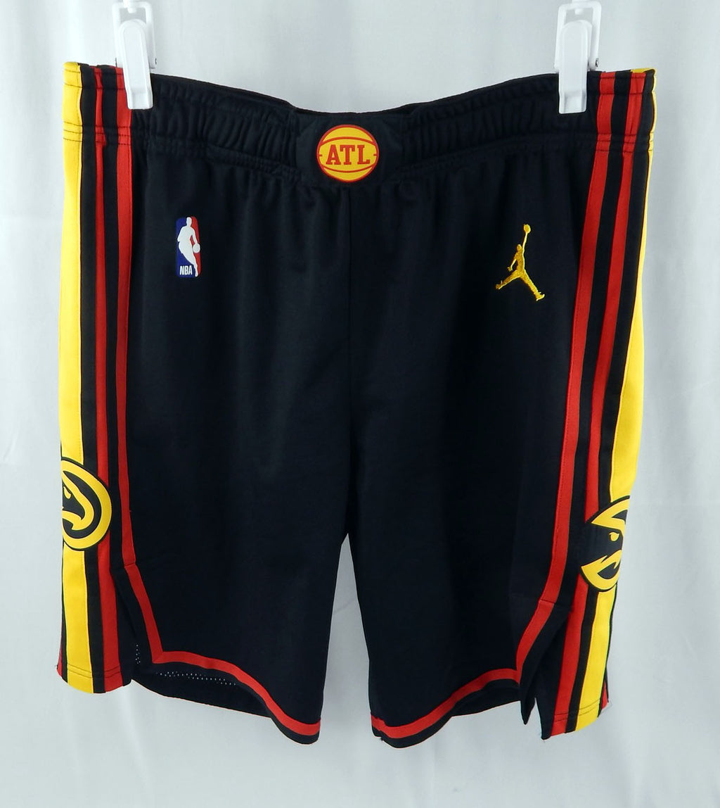 2025-26 Atlanta Hawks Gabe Vincent #4 Game Used Basketball Shorts 38 113848