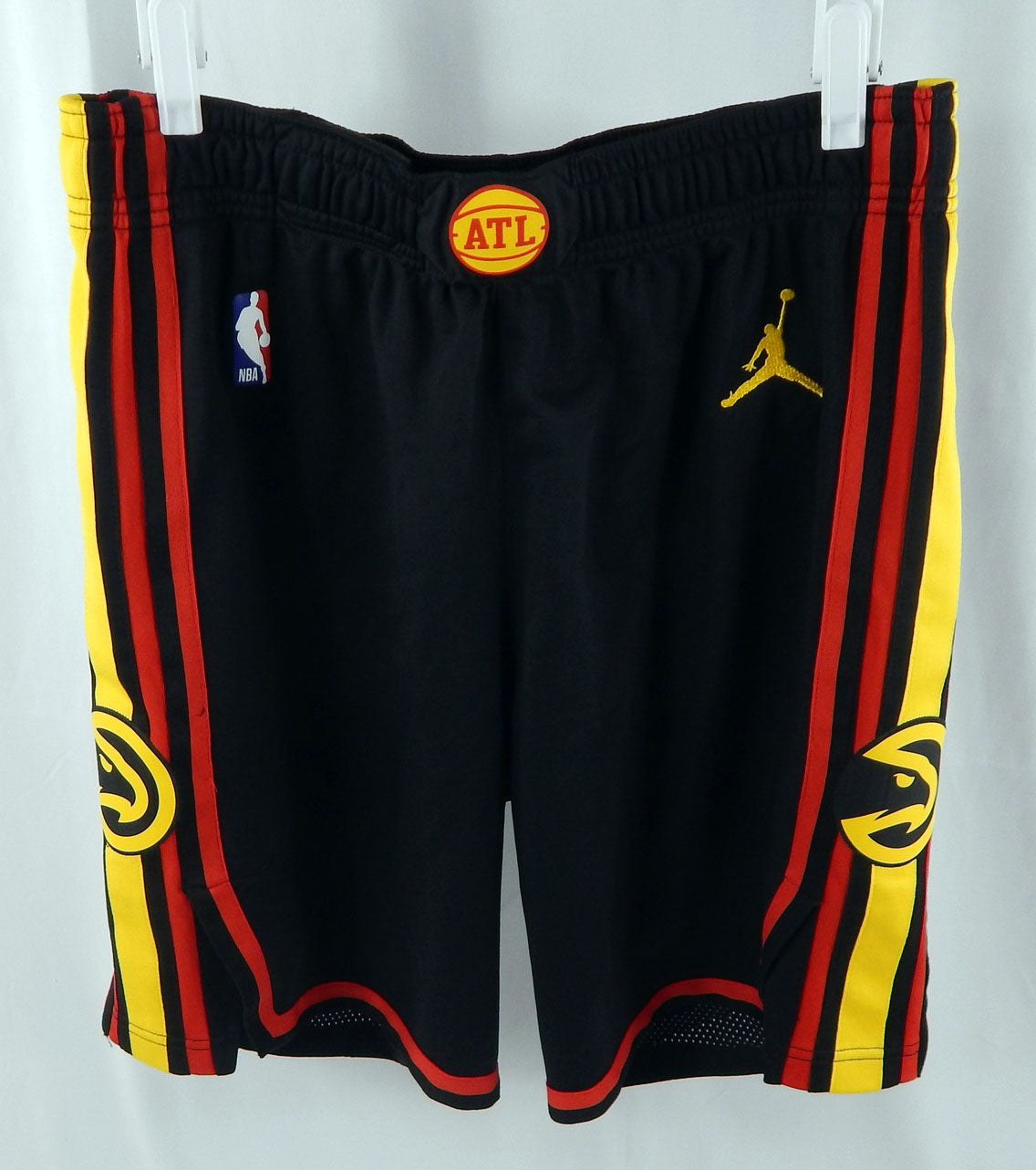 Atlanta Hawks Mouhamed Gueye #18 Game Used Black Basketball Shorts 38 DP113850
