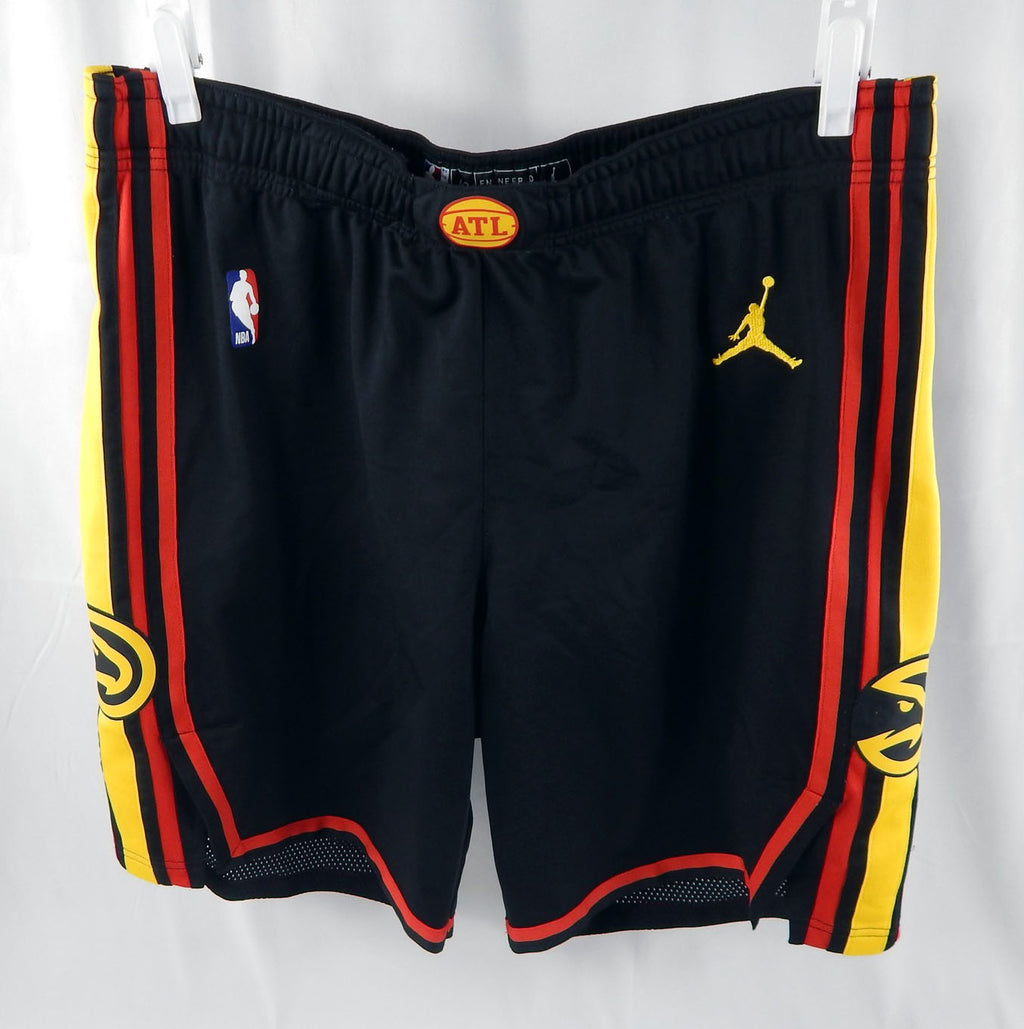 2025-26 Atlanta Hawks Onyeka Okongwu #17 Game Used Basketball Shorts 42 113861