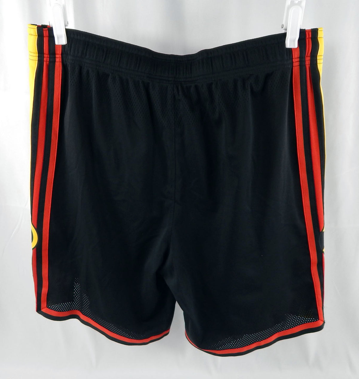 2025-26 Atlanta Hawks Onyeka Okongwu #17 Game Used Basketball Shorts 42 113861 Pic2