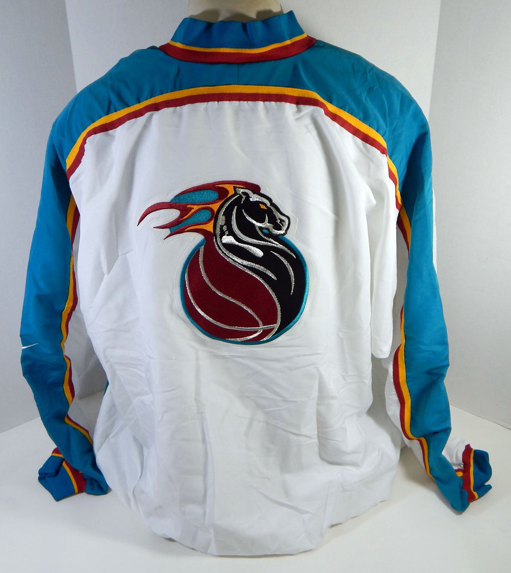 1997-98 Detroit Pistons Game Issued White Warm Up Jacket 3XL Button Broken 178 Pic2