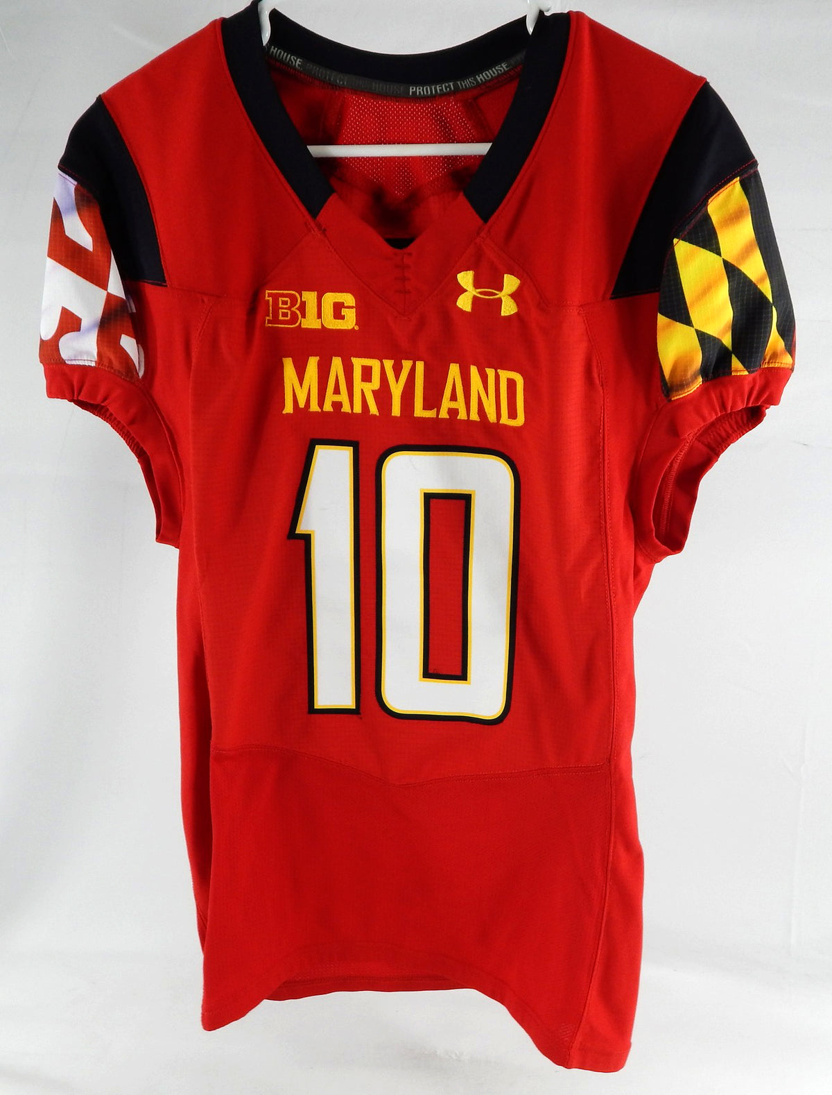 2013 Maryland Terrapins #10 Game Used Red Jersey Football NP Rem 42 104