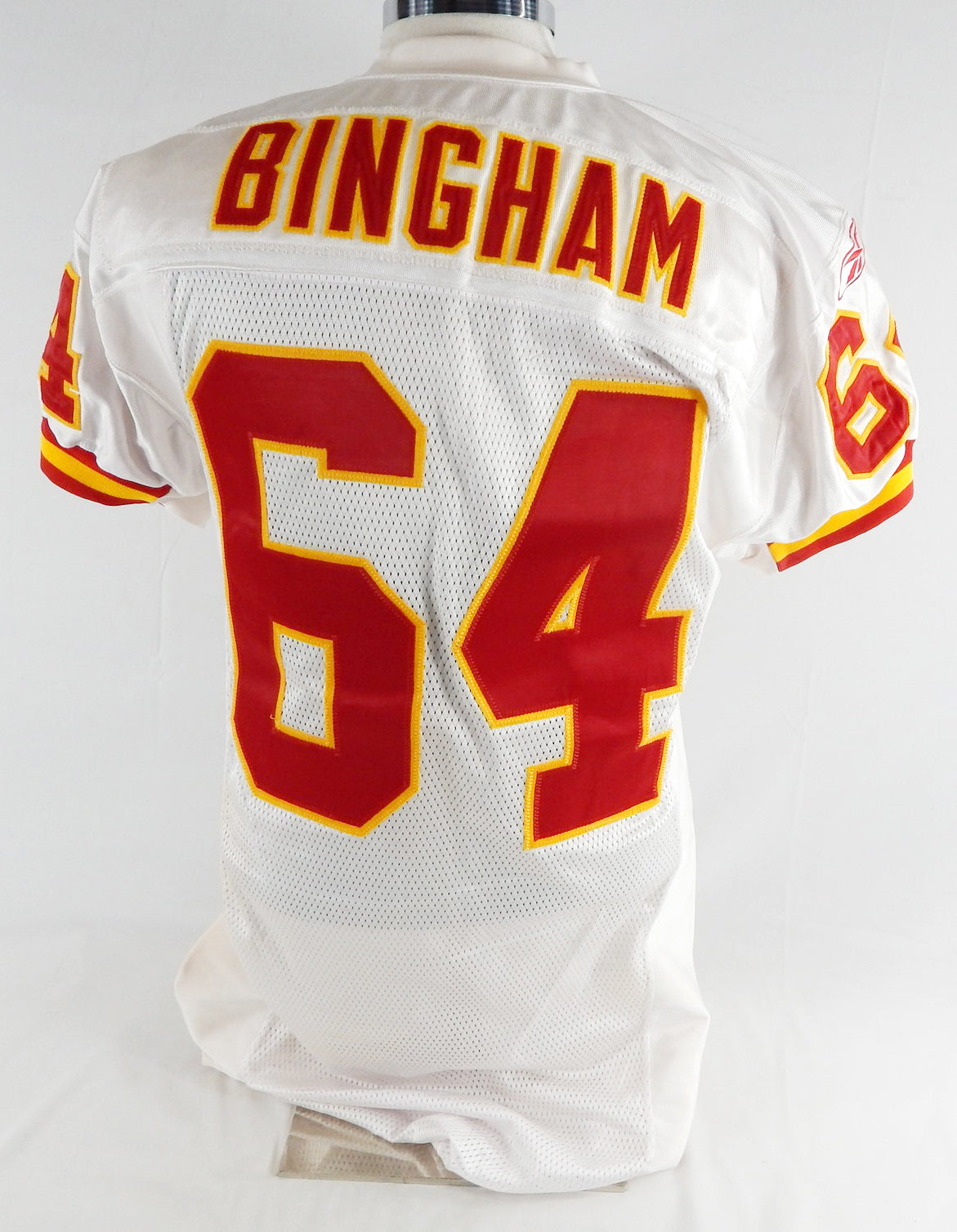 2002 Kansas City Chiefs Bingham #64 Game Used White Jersey 48 289 Pic2