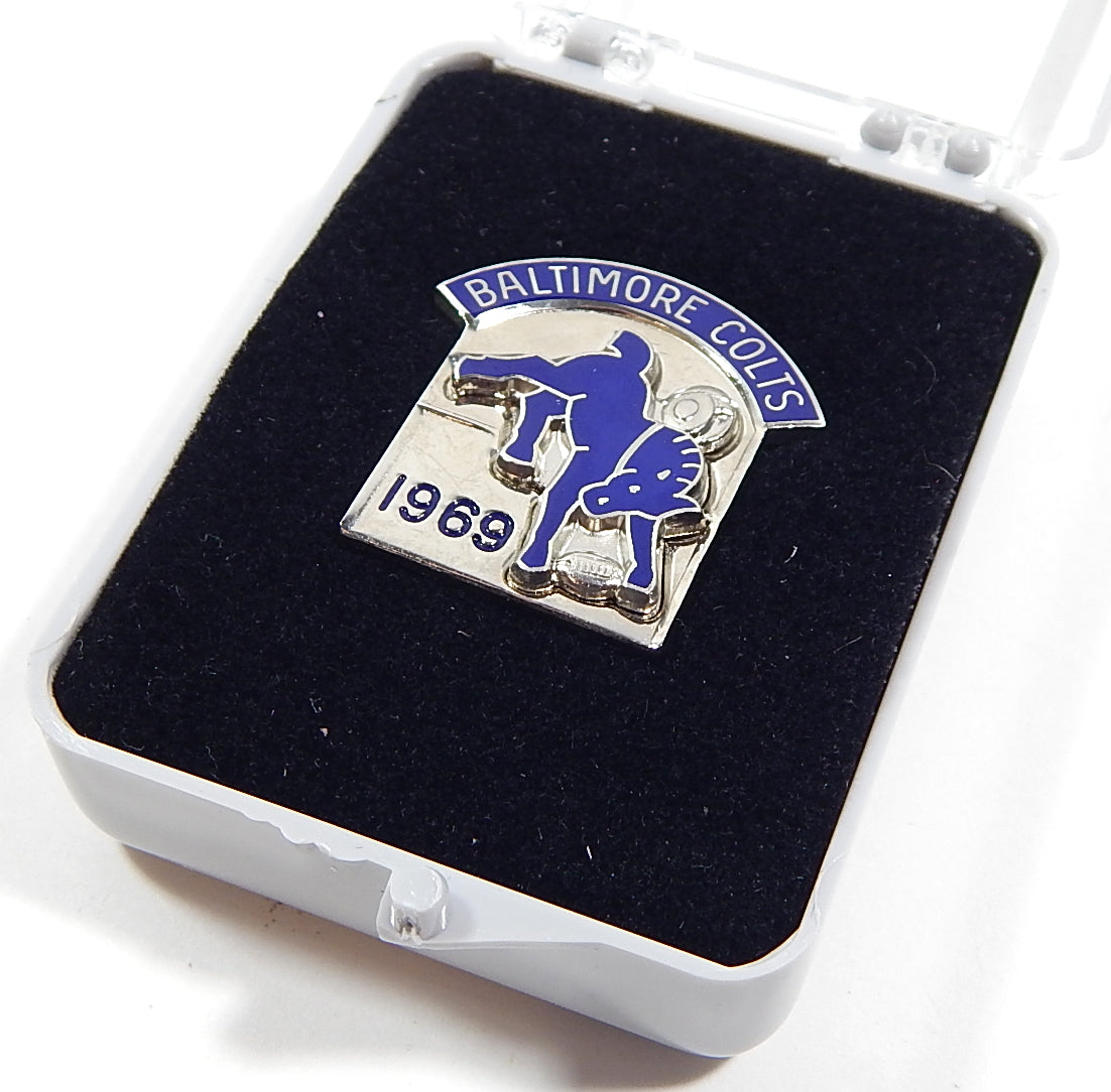 1969 Baltimore Colts Vintage NFL Lapel Press Pin In Original Case Pic2