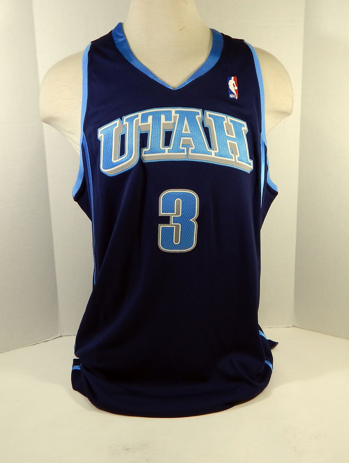 2005-06 Utah Jazz Milt Palacio #3 Game Issued Navy Jersey 48 DP15876 Pic2