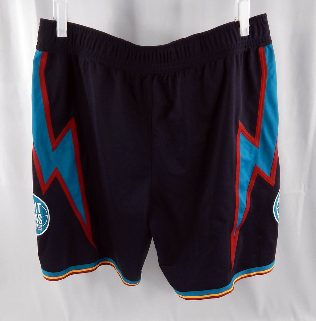 2025-26 Detroit Pistons Bobi Klintman #34 Game Used Black Basketball Shorts 40 3 Pic2