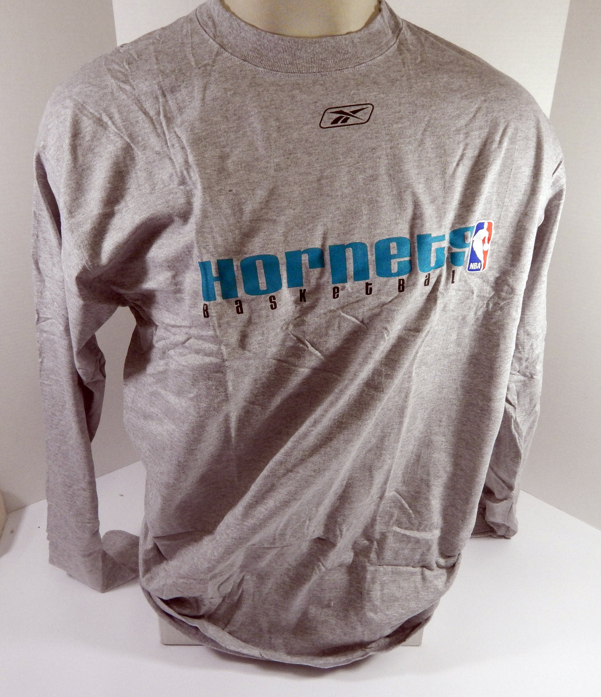 2000s Charlotte Hornets Team Issued Grey Longsleeve Shirt L DP62007