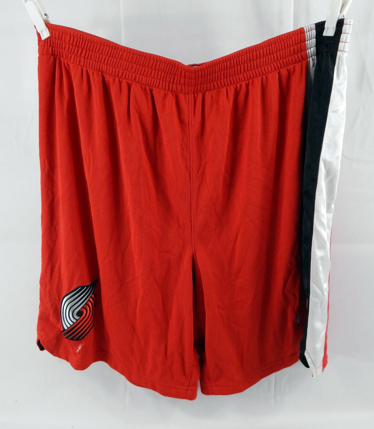 2000s Portland Trail Blazers #52 Game Used Red Shorts 48 222 Pic2
