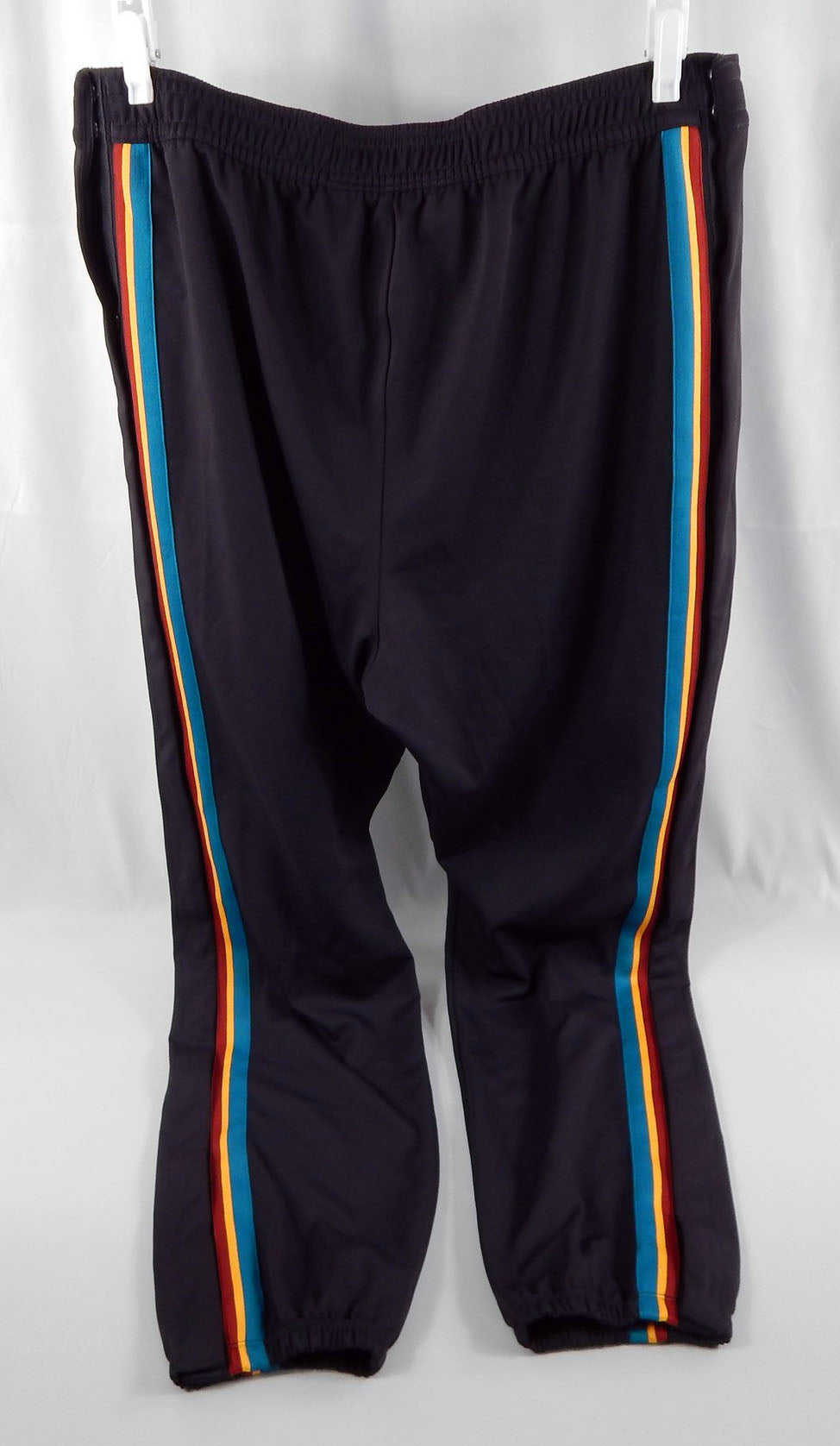 2025-26 Detroit Pistons Jalen Duren #0 Game Used Black Warm Up Pants XXL 113913 Pic2