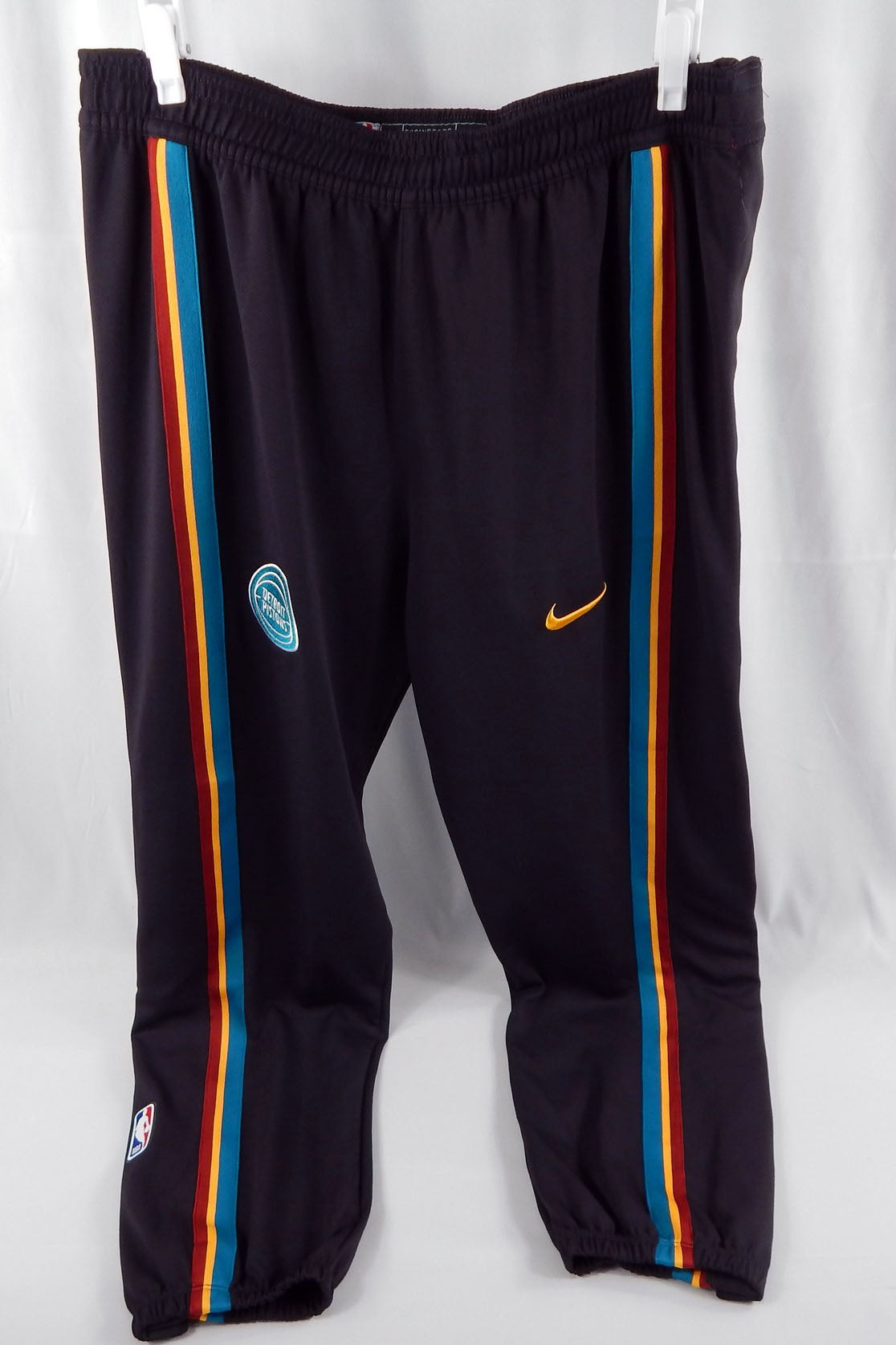 2025-26 Detroit Pistons Tobias Harris #12 Game Used Black Warm Up Pants XL 3916