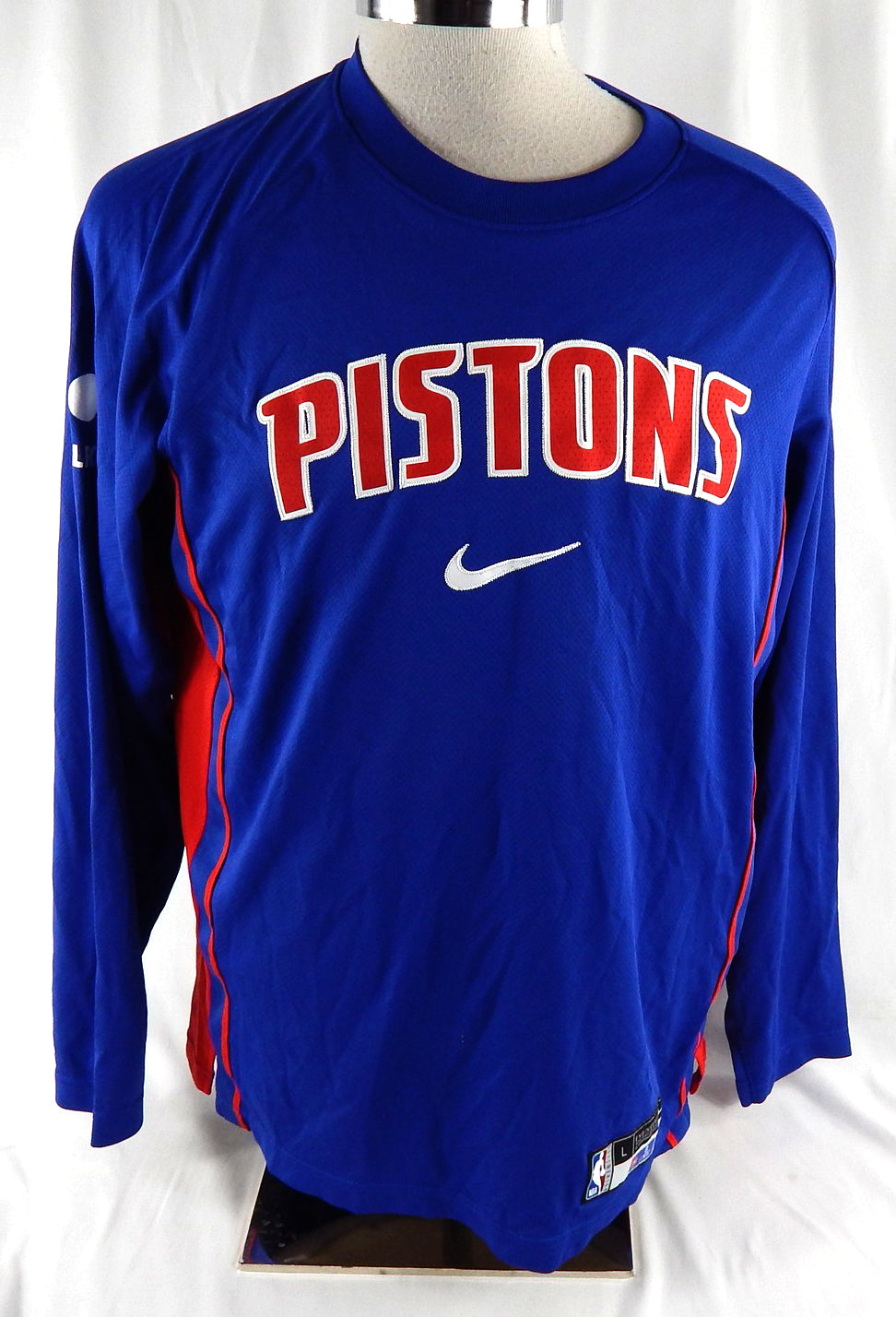 2025-26 Detroit Pistons Caris LeVert #8 Game Used Blue Shooting Shirt L 765