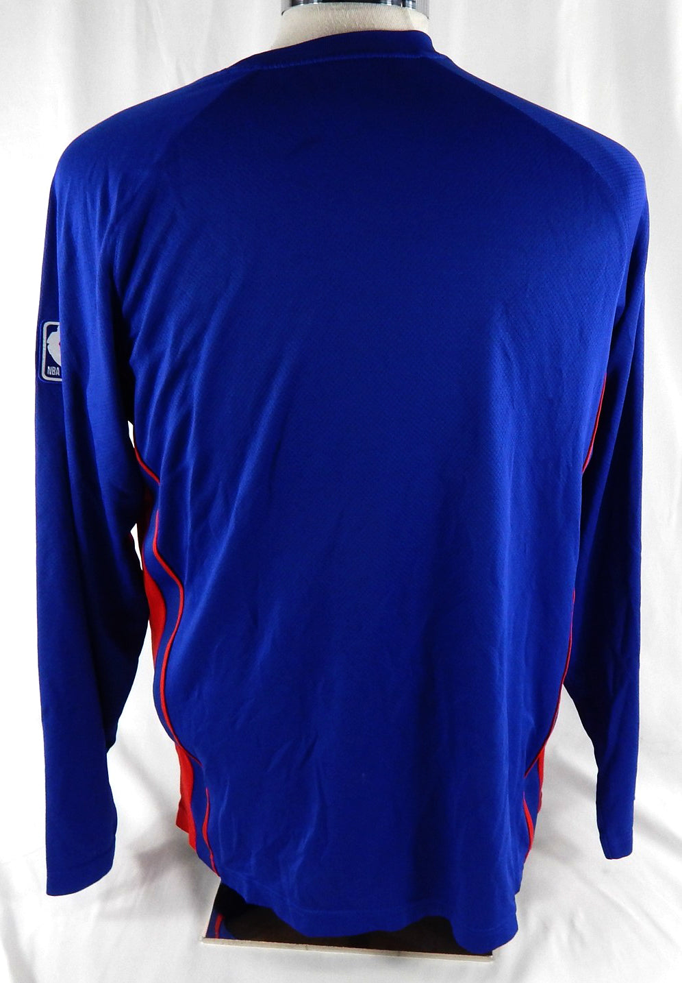 2025-26 Detroit Pistons Caris LeVert #8 Game Used Blue Shooting Shirt L 765 Pic2