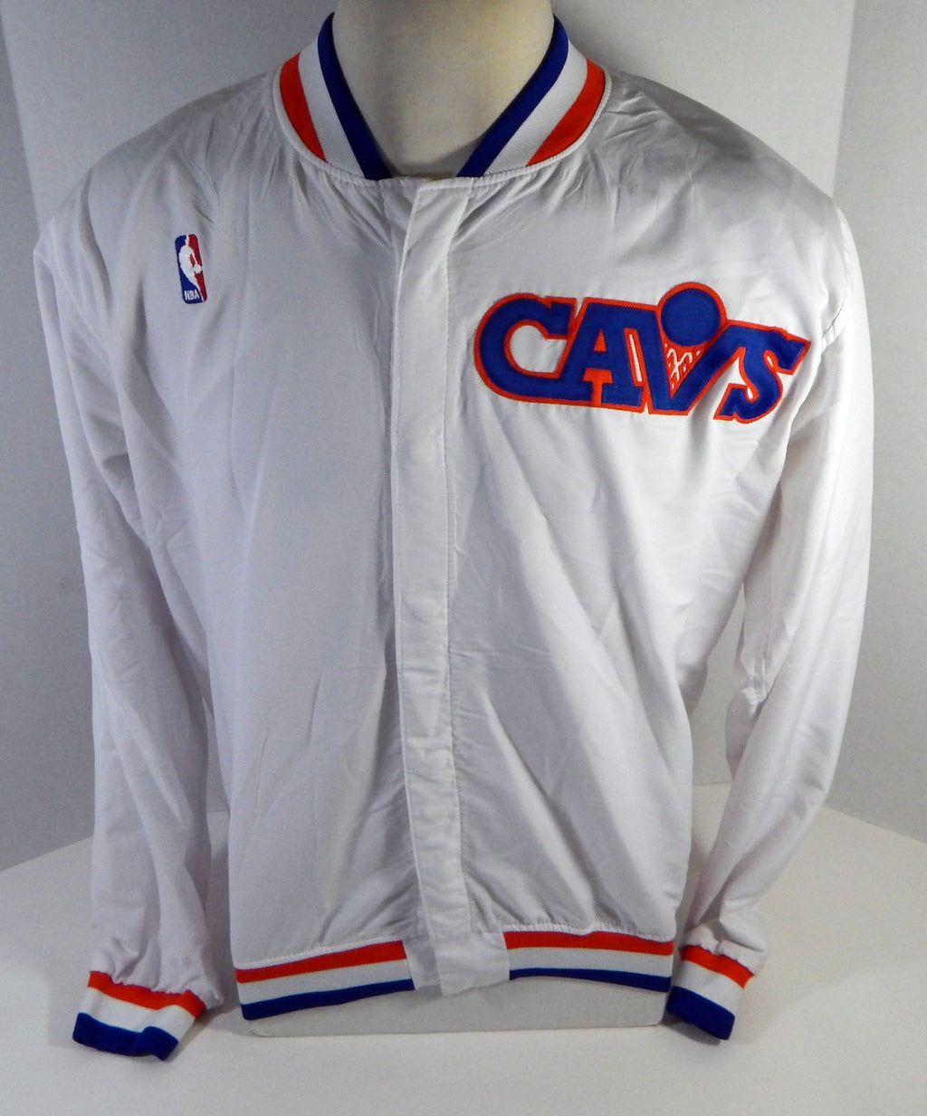1993-94 Cleveland Cavaliers Stacy Poole Game Issued White Warm Up Jacket 44 170