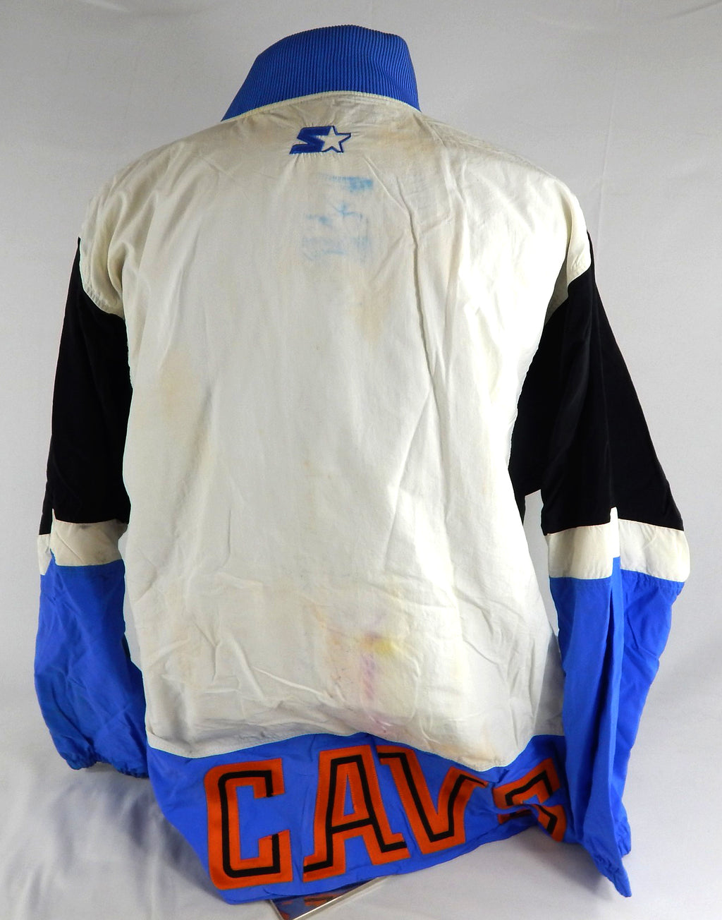 1997-98 Cleveland Cavaliers Brevin Knight #12 Game Issued White WarmUp Jacket 9 Pic2