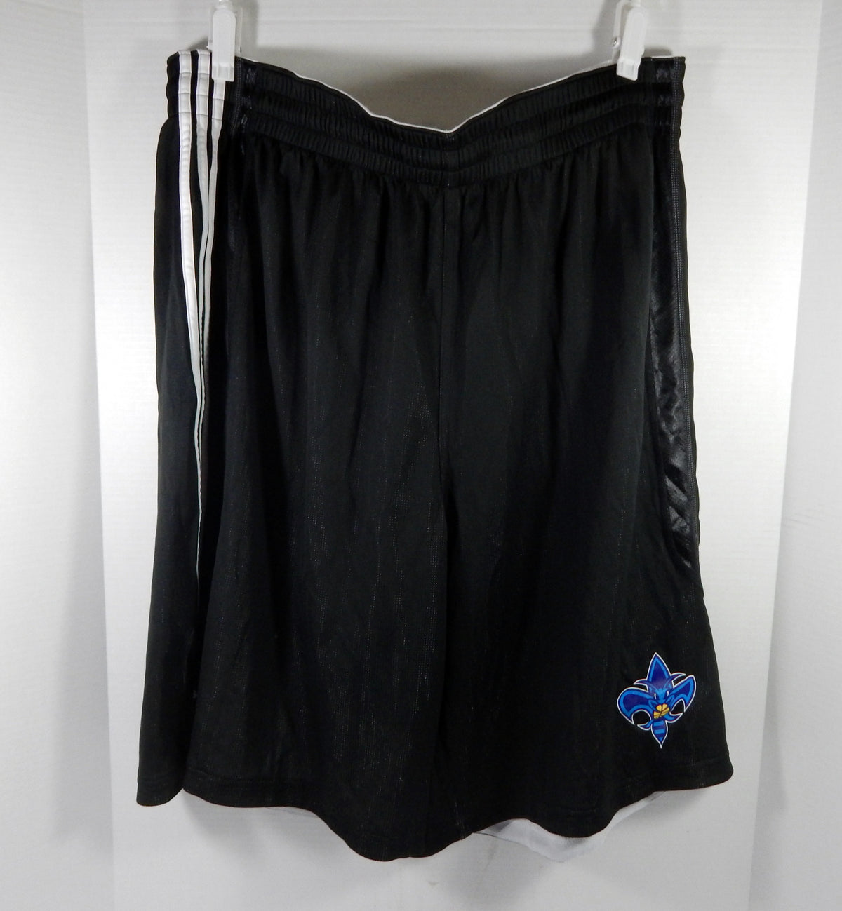 2010-11 New Orleans Hornets Team Issued Black Shorts 4XL DP58089