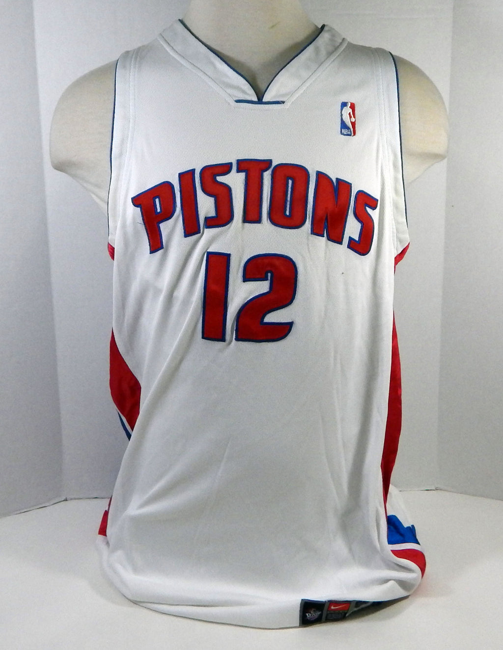 2002-03 Detroit Pistons Michael Curry #12 Game Used White Jersey 52 DP15927 Pic2