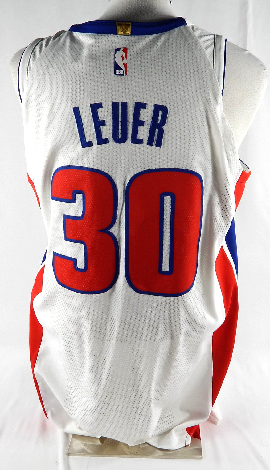 2017-18 Detroit Pistons Jon Leuer #30 Game Used White Jersey 52 DP86030 Pic2