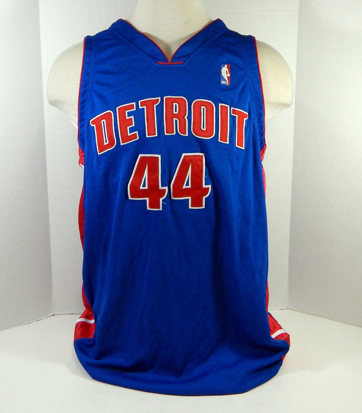 2002-03 Detroit Pistons Hubert Davis #44 Game Used Blue Jersey 54 DP15930 Pic2