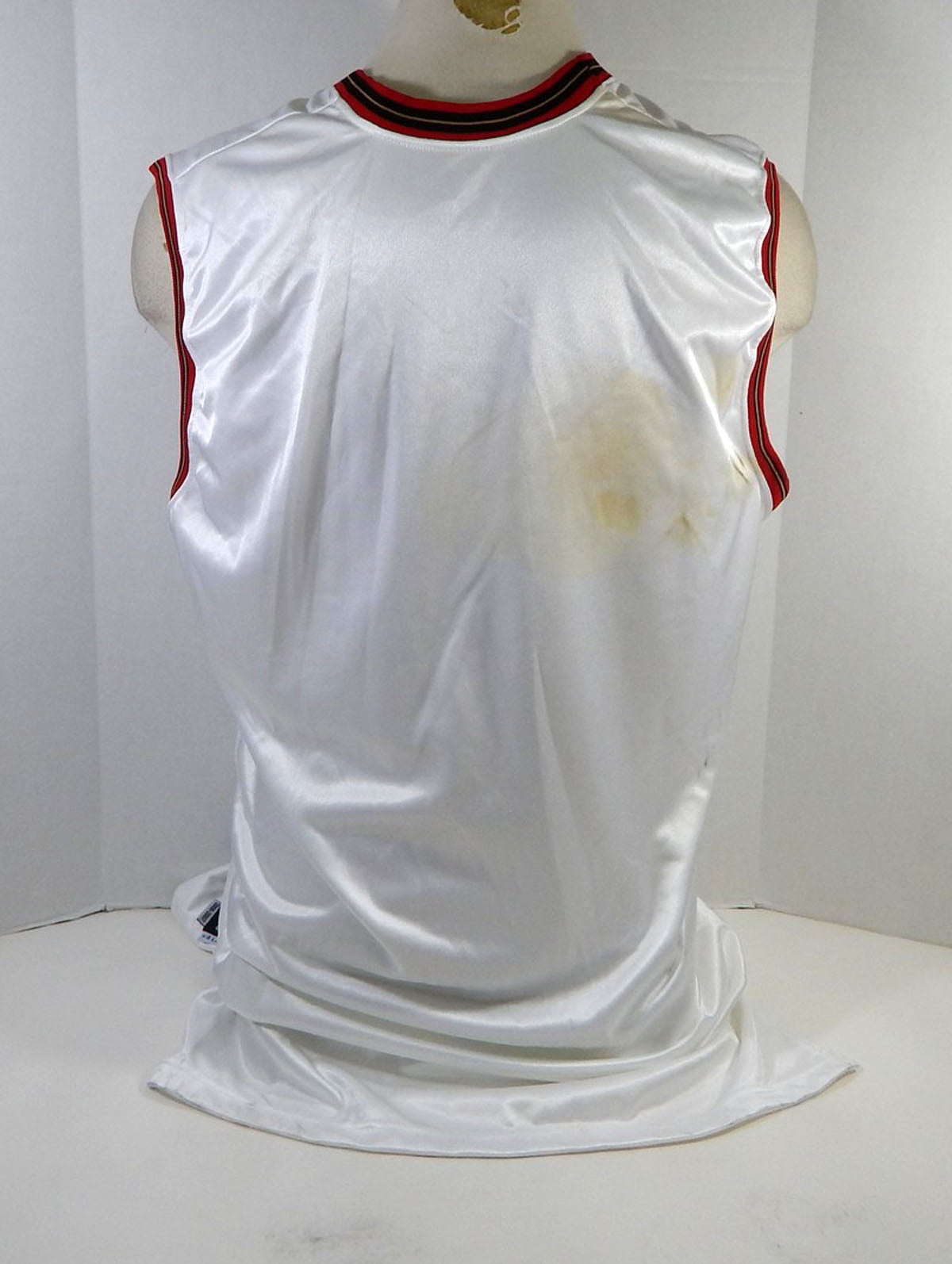 2006-07 Philadelphia 76ers Blank Game Issued White Jersey 52 + 4 L 31 Pic2