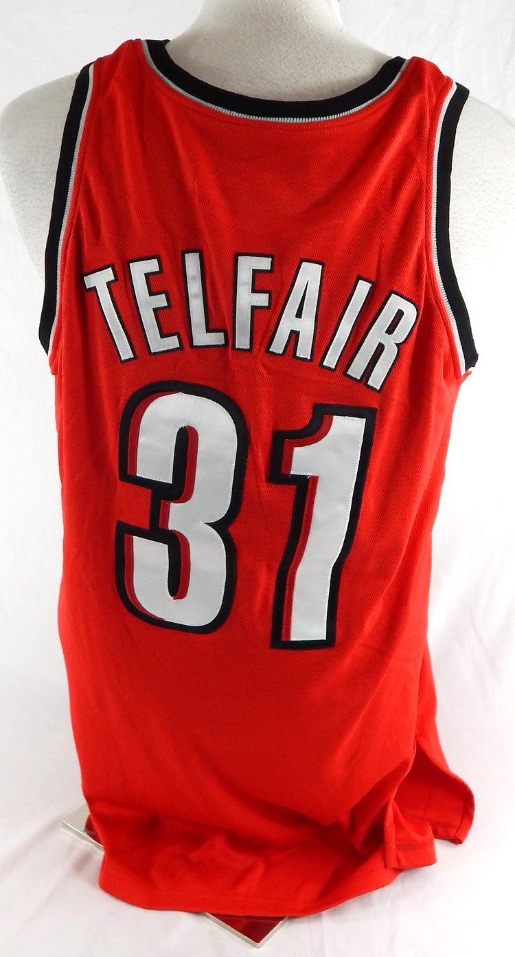 2004-05 Portland Trail Blazers Sebastian Telfair #31 Game Issued Red Jersey 46 3 Pic2