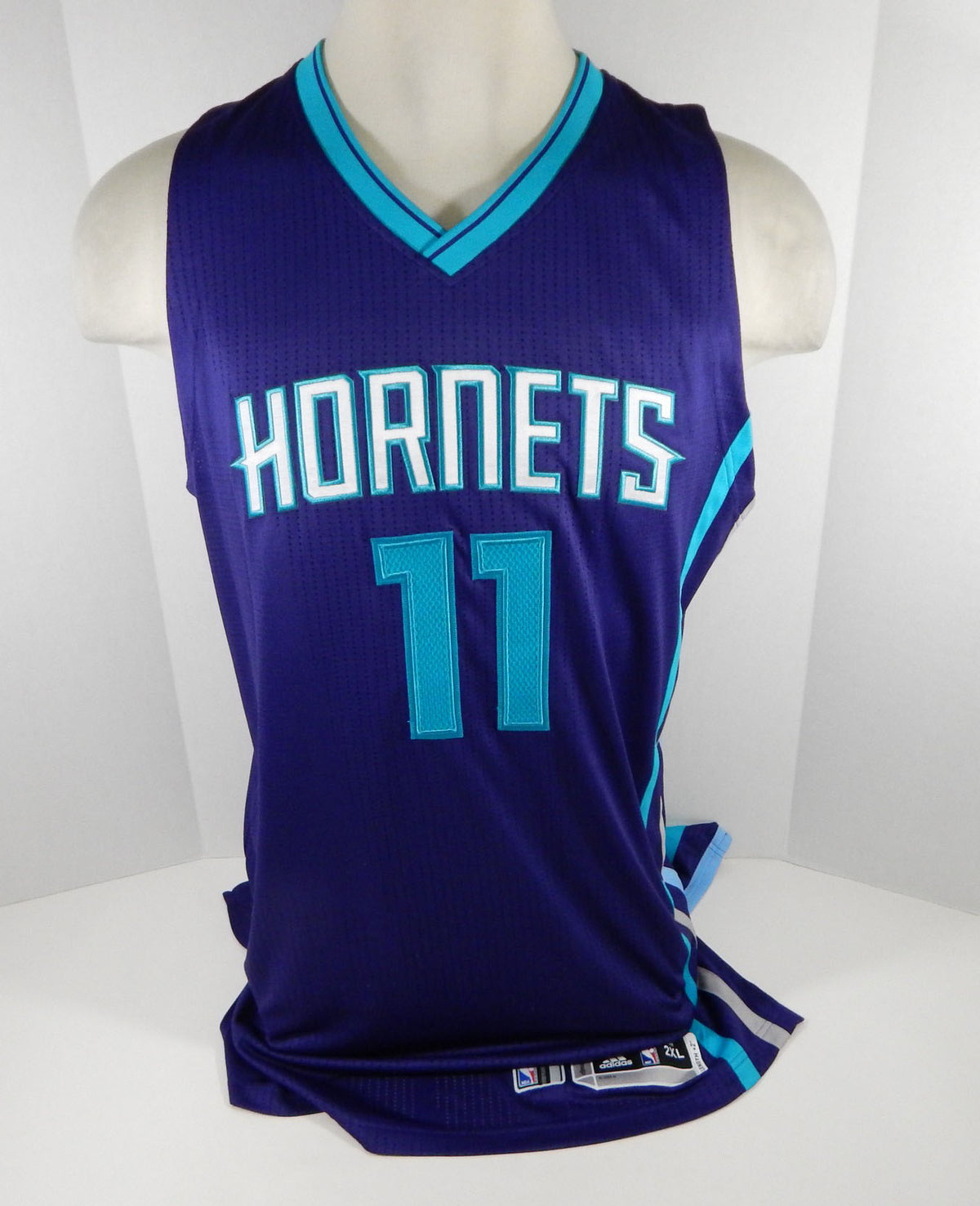 2014-15 Charlotte Hornets Noah Vonleh #11 Game Issued Purple Jersey DP07951 Pic2