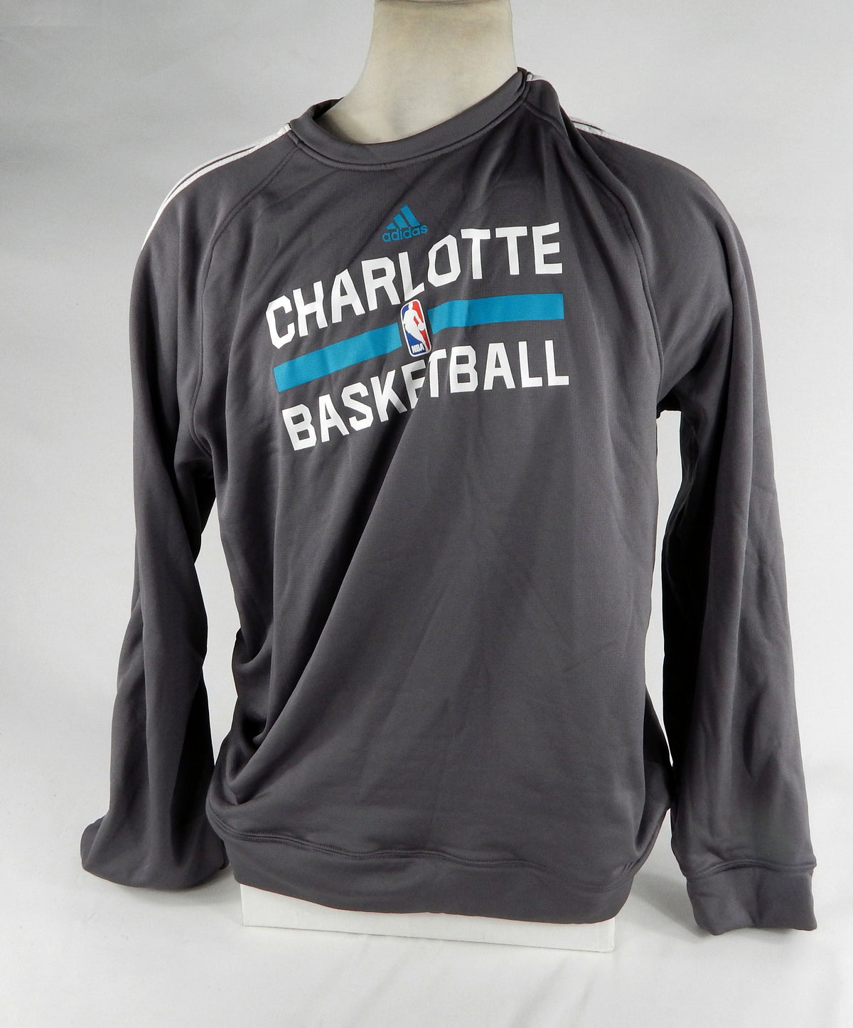 2013-14 Charlotte Hornets Team Issued Grey Crewneck Sweatshirt XL+2 DP68611