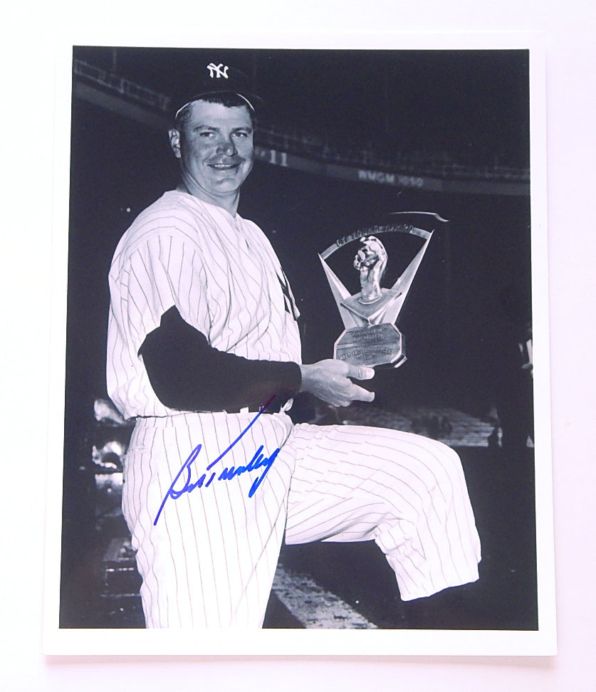 Bob Turley Signed B&W Photo 8x10 New York Yankees Auto Autograph