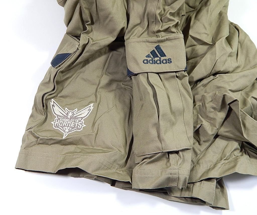 Charlotte Hornets Adidas Team Issued Cargo Shorts Beige Size XLT New Pic2