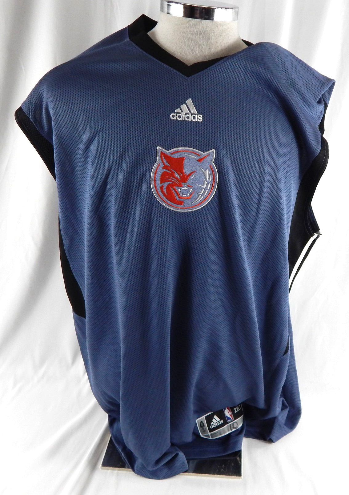 2008-09 Charlotte Bobcats Vladimir Radmanovic #10 Game Used Navy Tank Shirt 1