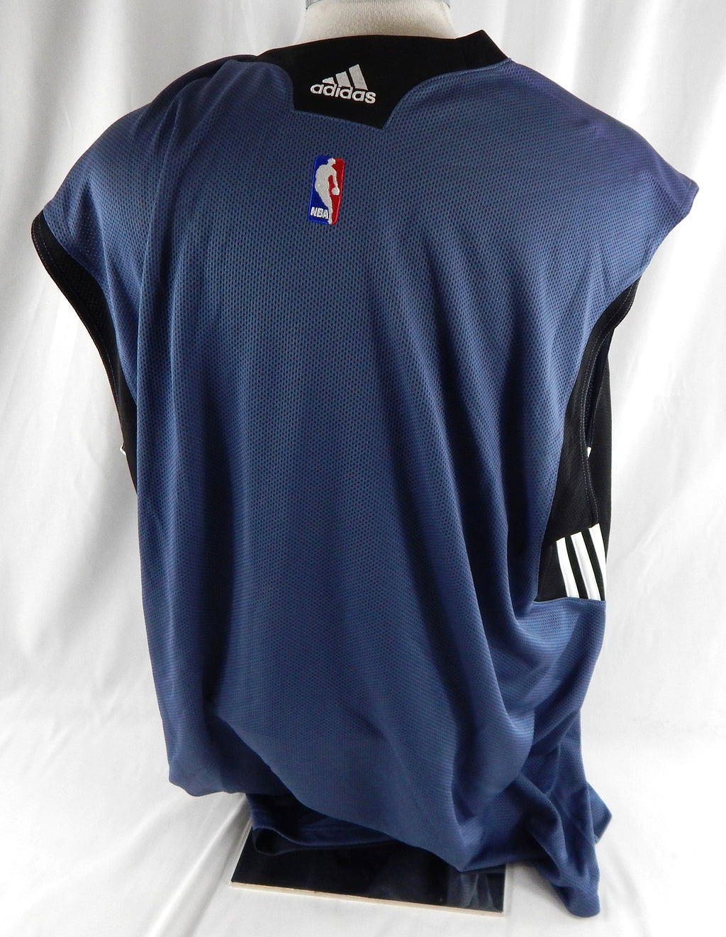 2008-09 Charlotte Bobcats Vladimir Radmanovic #10 Game Used Navy Tank Shirt 1 Pic2