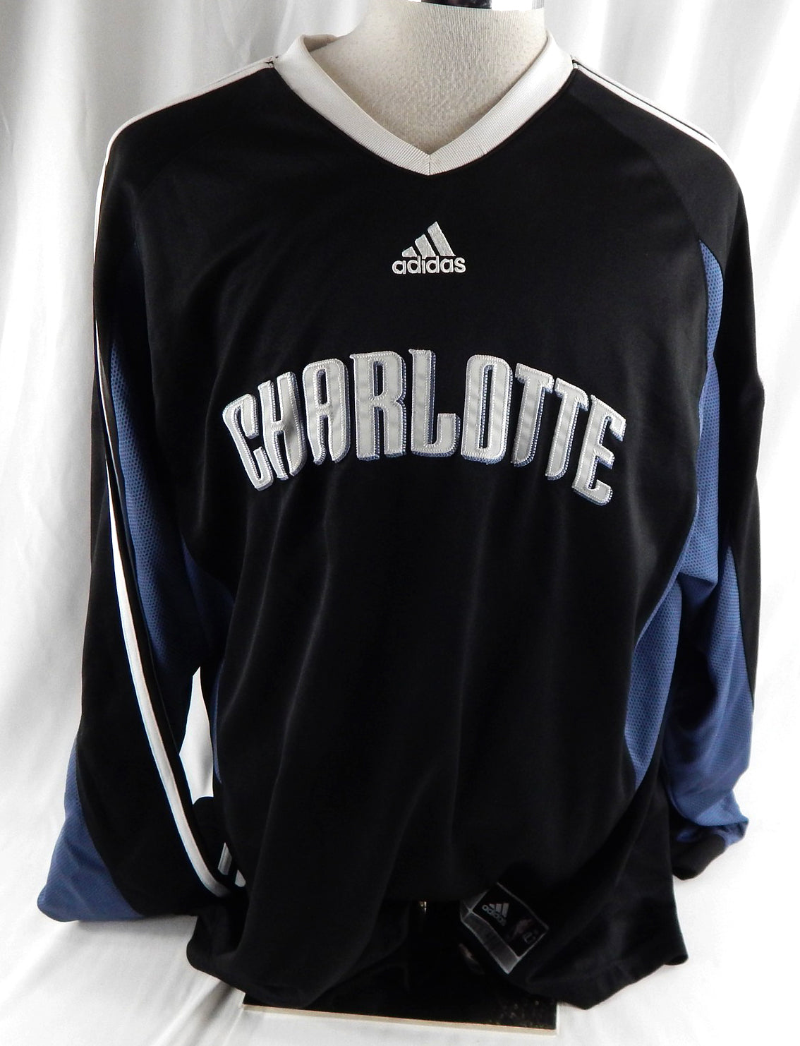 2008-09 Charlotte Bobcats Sean Singletary #44 Game Used Black Shoot Shirt 5 P 2